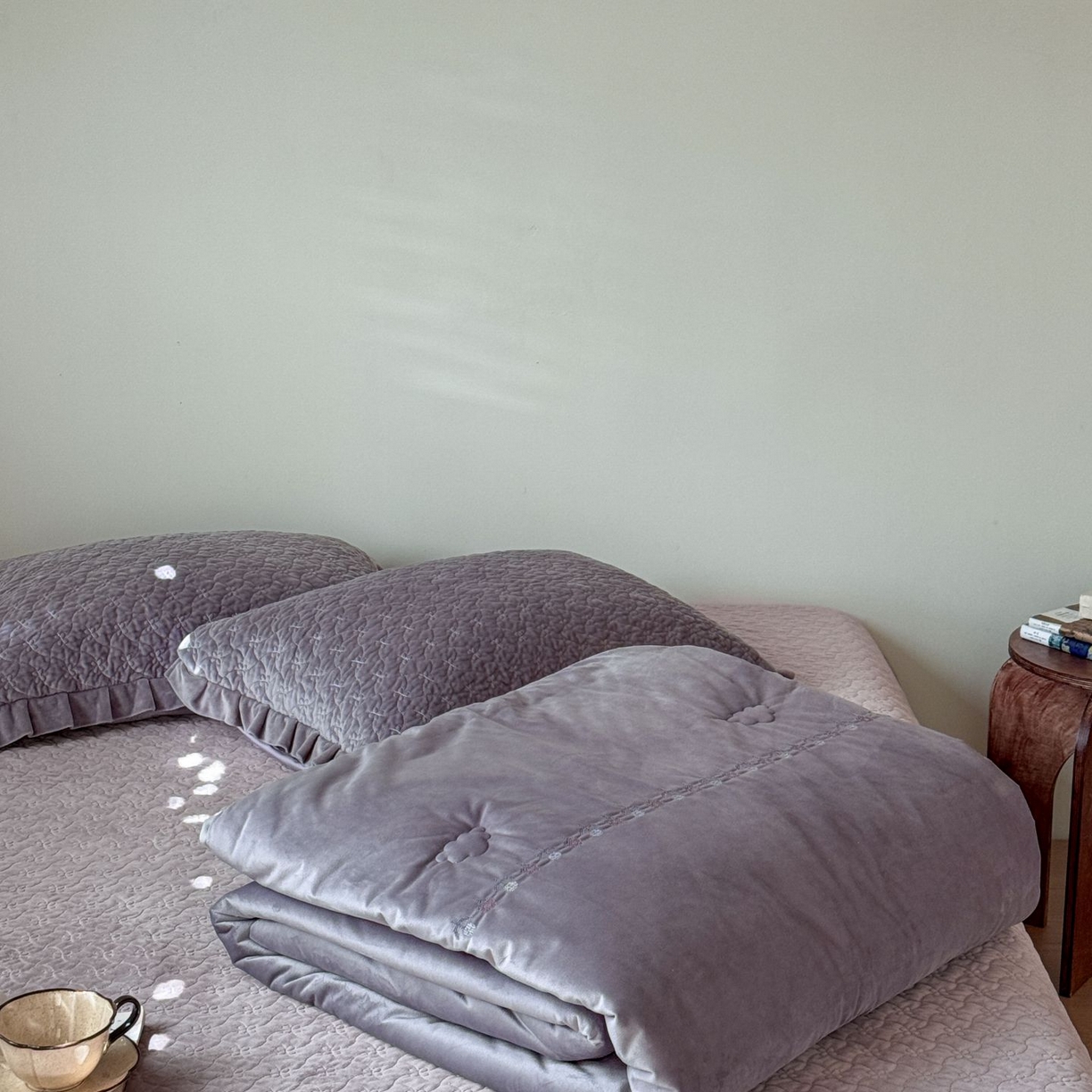 汇庭 2025秋冬新款铃兰之音绒床盖三件套 铃兰之音鹊紫（向阳花紫