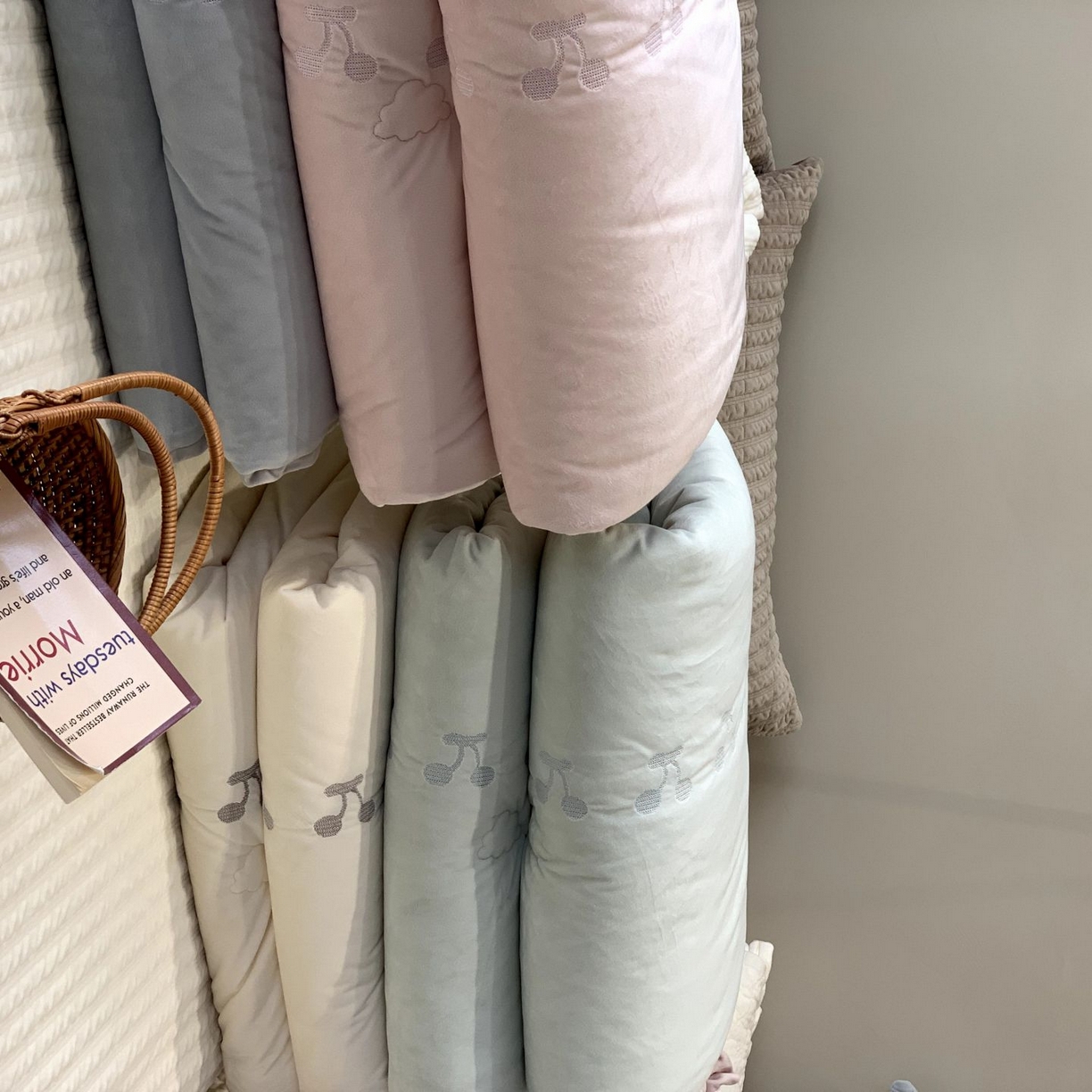 91家纺网 家纺一手货源 找家纺 汇庭 2025秋冬新款樱桃绒双人豆豆被系列 组合仅供参考不可下单