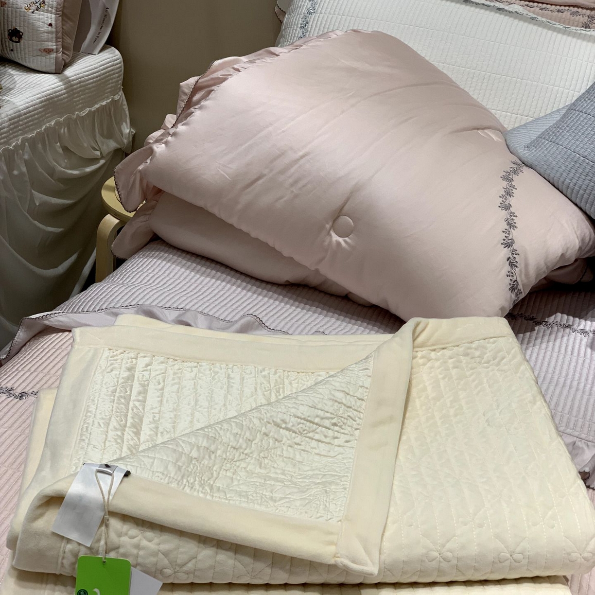 91家纺网 家纺一手货源 找家纺 （总）汇庭 2025新款雪花绒单床盖床盖单件