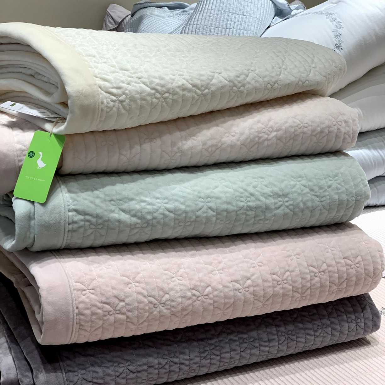 91家纺网 家纺一手货源 找家纺 （总）汇庭 2025新款雪花绒单床盖床盖单件