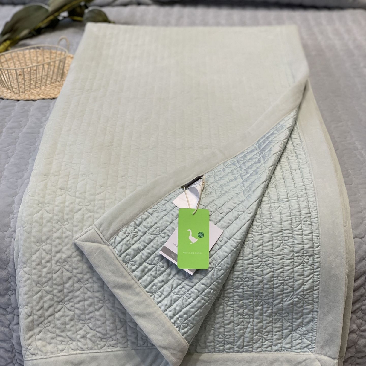 91家纺网 家纺一手货源 找家纺 汇庭 2025新款雪花绒单床盖床盖单件 雪花绿