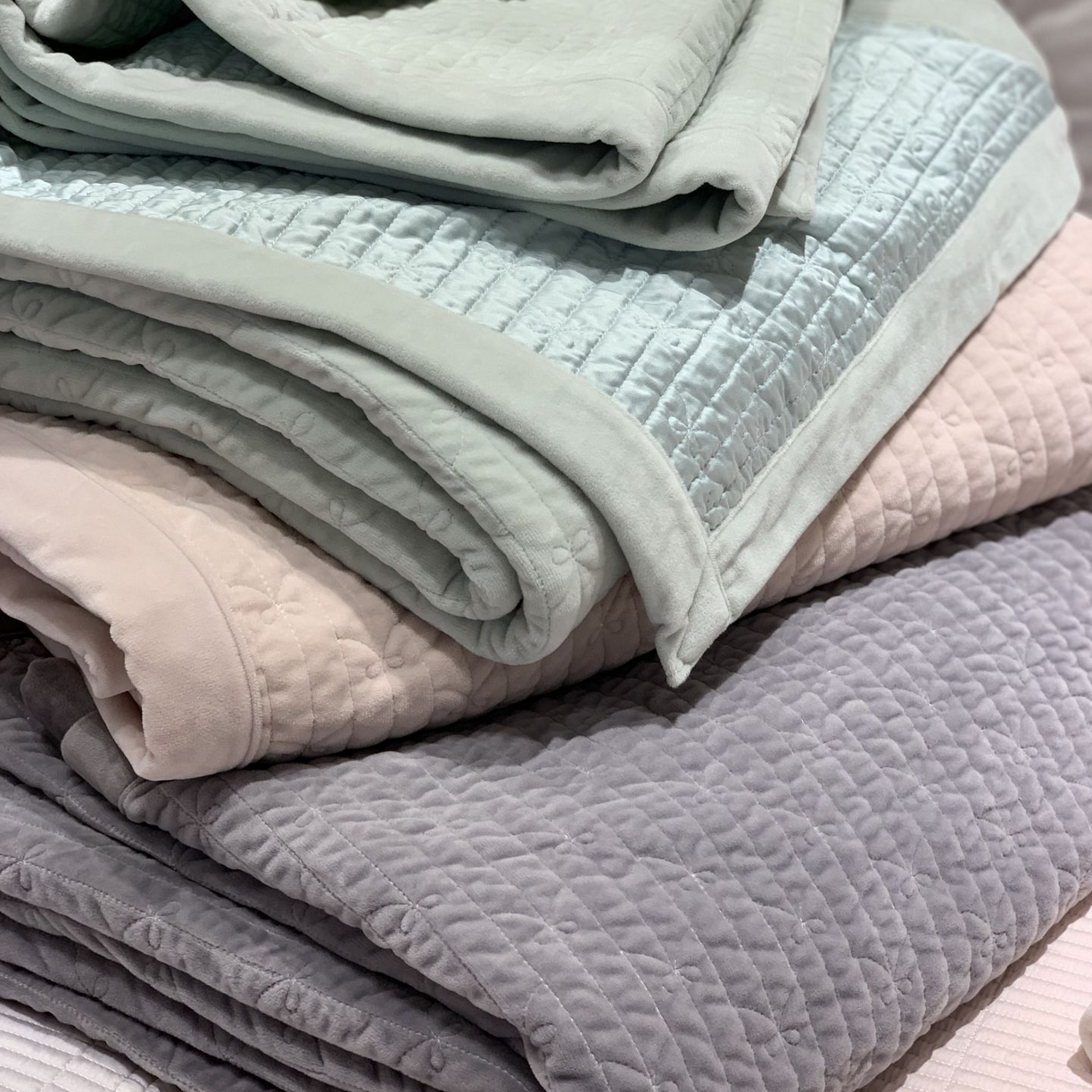 91家纺网 家纺一手货源 找家纺 汇庭 2025新款雪花绒单床盖床盖单件 组合仅供参考不可下单