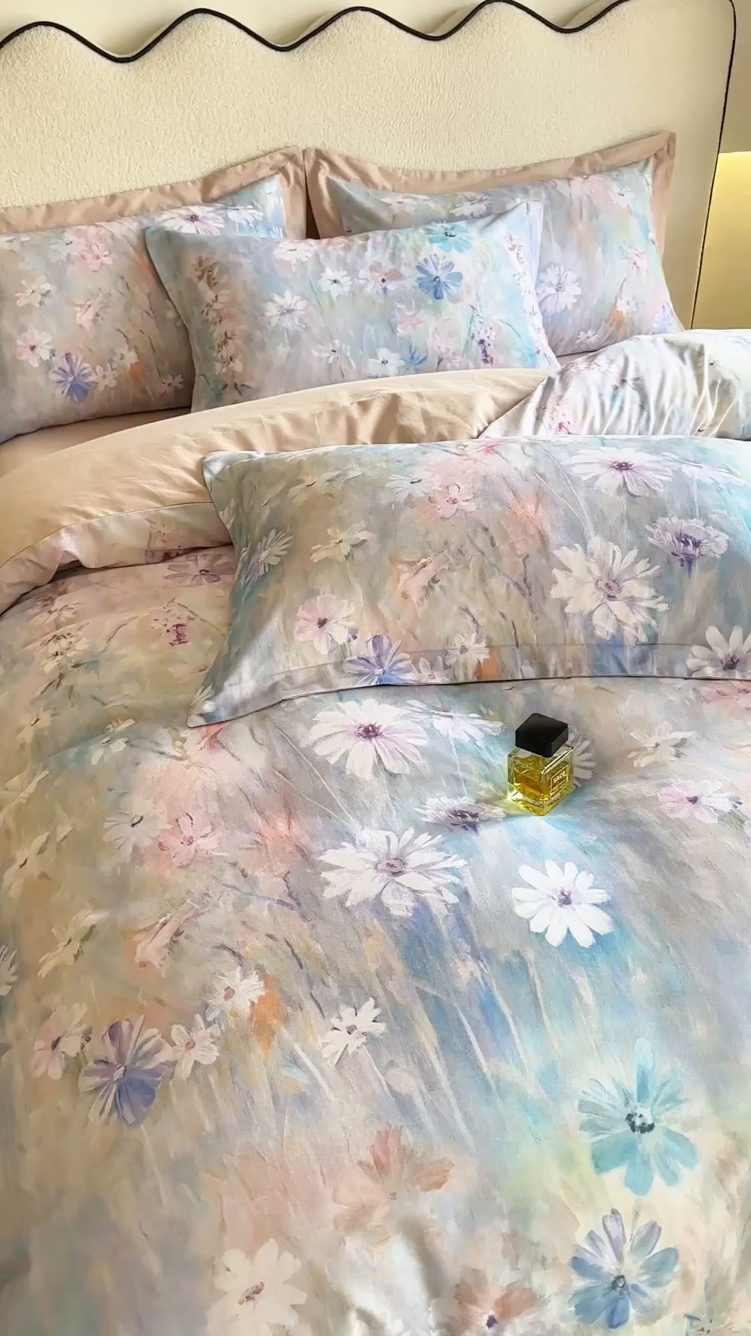 91家纺网 家纺一手货源 找家纺 三沁家居 2025新款全棉碳素磨毛数码印花四件套 莫妮卡