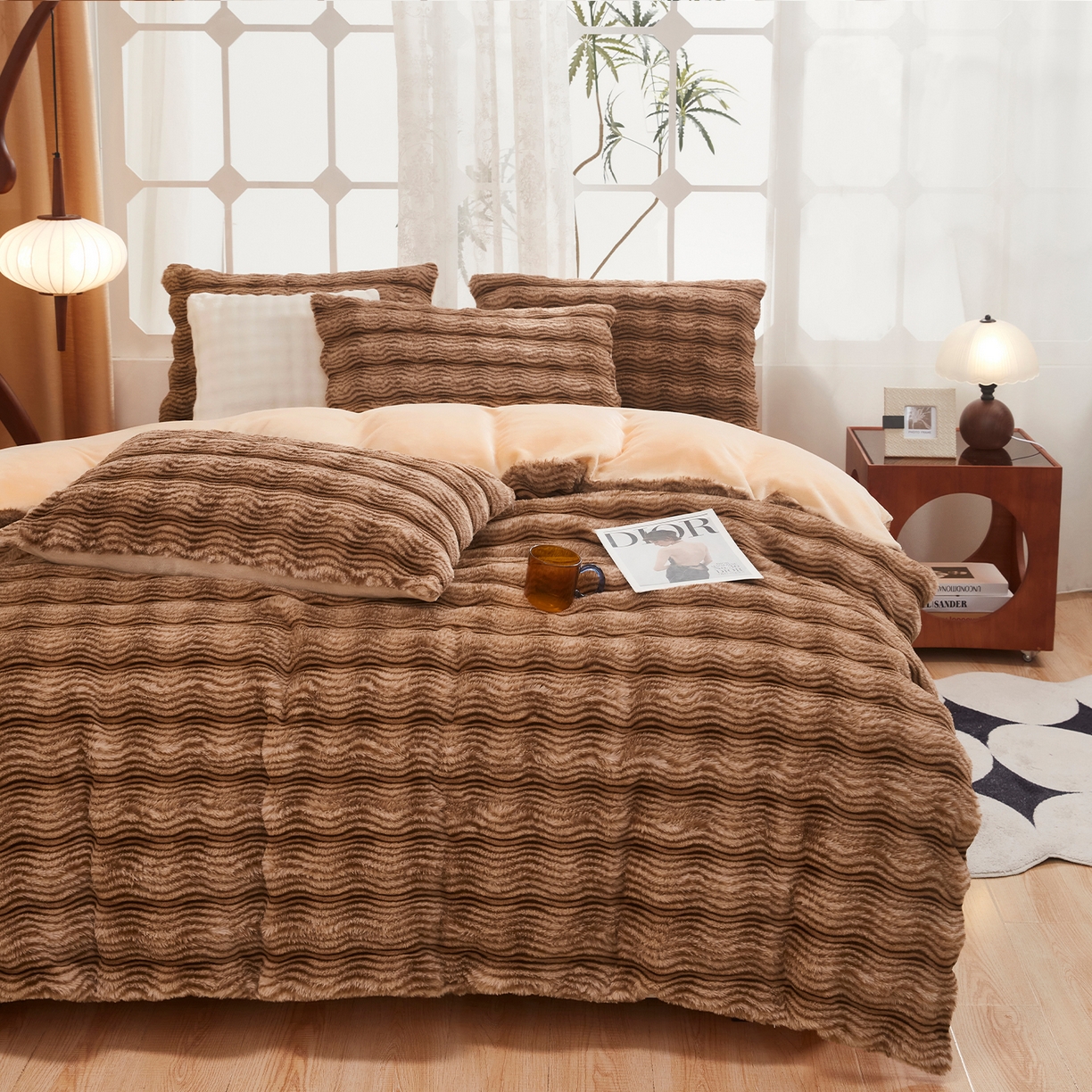 91家纺网 家纺一手货源 找家纺 乐居家纺 2025新款加厚兔毛绒纯色四件套套件系列 波纹-云雾棕