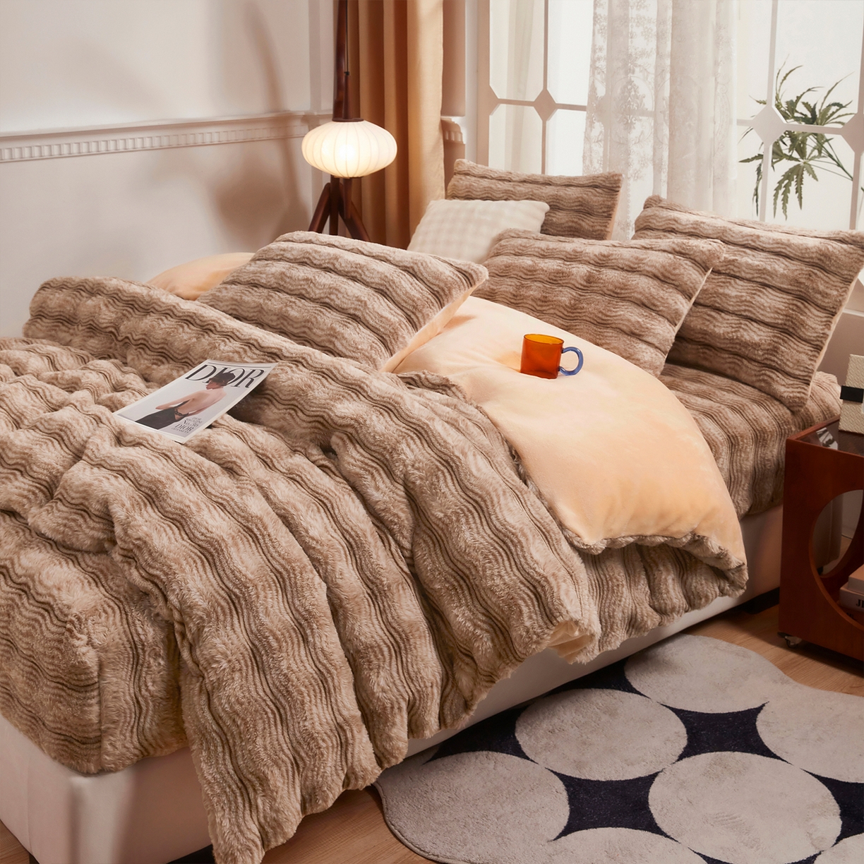 91家纺网 家纺一手货源 找家纺 乐居家纺 2025新款加厚兔毛绒纯色四件套套件系列 波纹-云雾咖