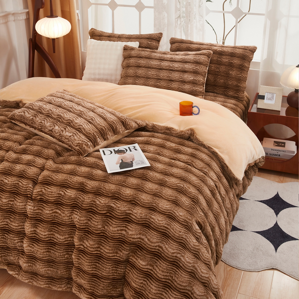 91家纺网 家纺一手货源 找家纺 乐居家纺 2025新款加厚兔毛绒纯色四件套套件系列 波纹-云雾棕