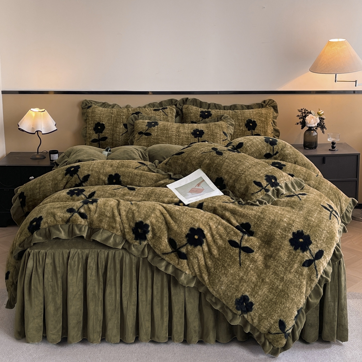 91家纺网 家纺一手货源 找家纺 （总）恋尚 2025新款懒兔毛绒夹棉牛奶绒床笠式床裙四件套（控价238元起）