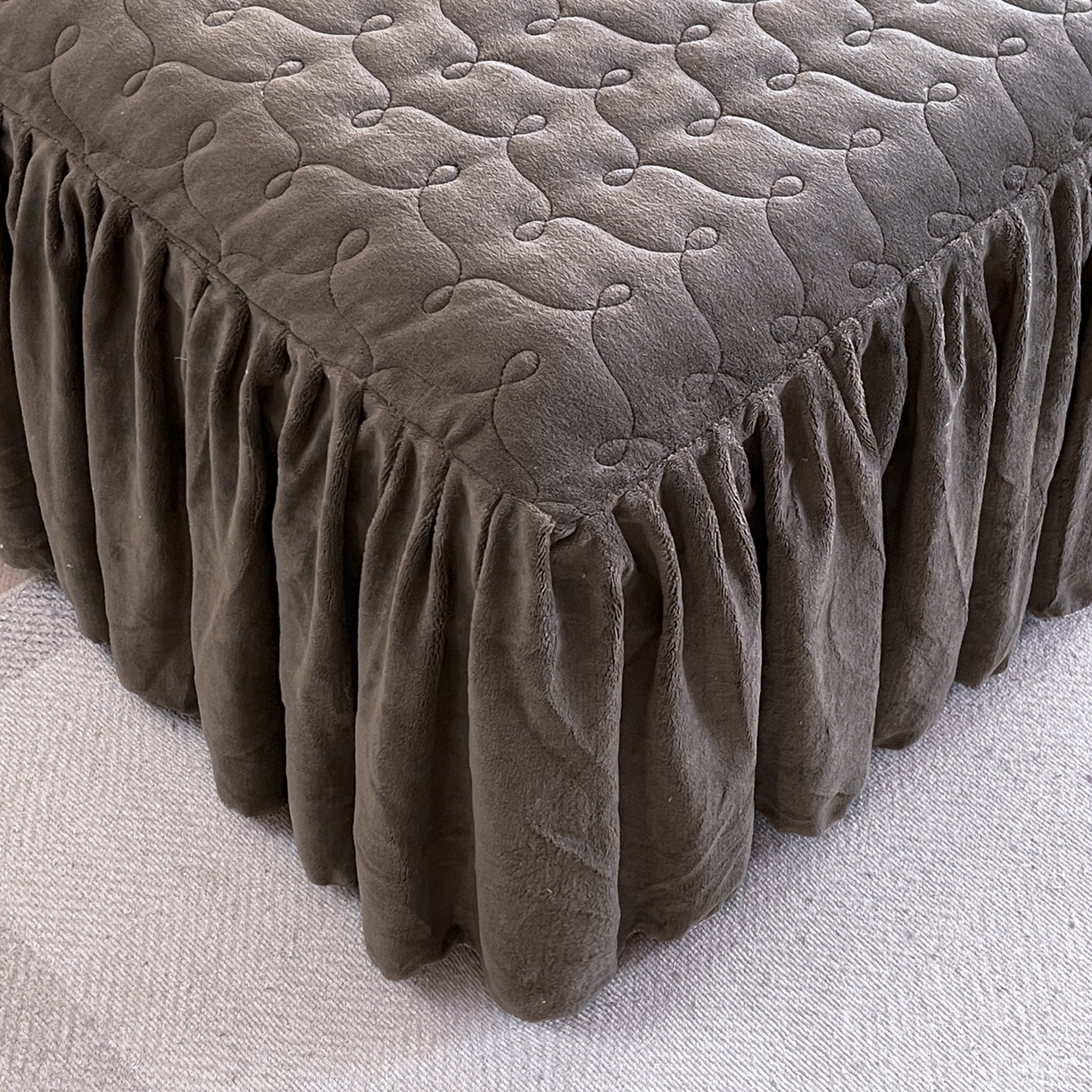 91家纺网 家纺一手货源 找家纺 恋尚 2025新款懒兔毛绒夹棉牛奶绒床笠式床裙四件套（控价238元起） 斑蝶