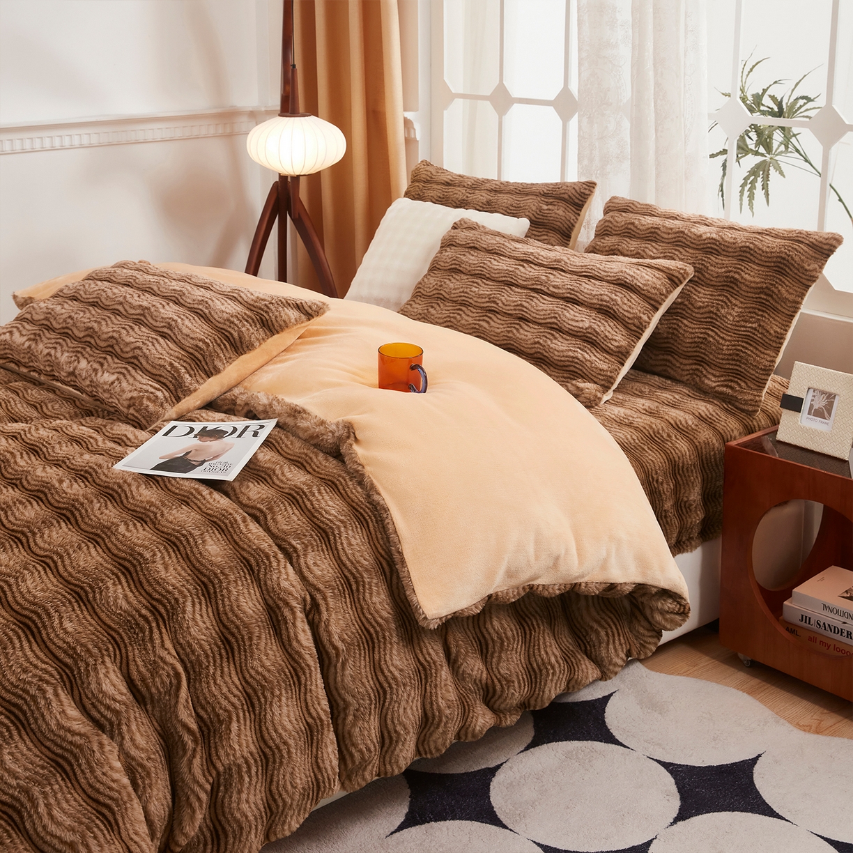 91家纺网 家纺一手货源 找家纺 乐居家纺 2025新款加厚兔毛绒纯色四件套套件系列 波纹-云雾棕