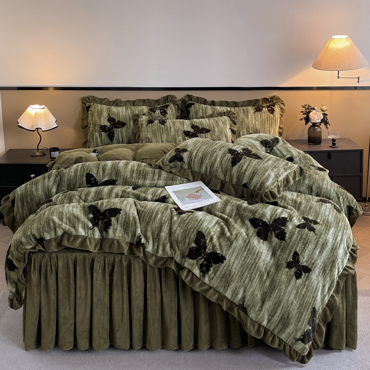 恋尚 2025新款懒兔毛绒夹棉牛奶绒床笠式床裙四件套（控价238元起） 蝶语