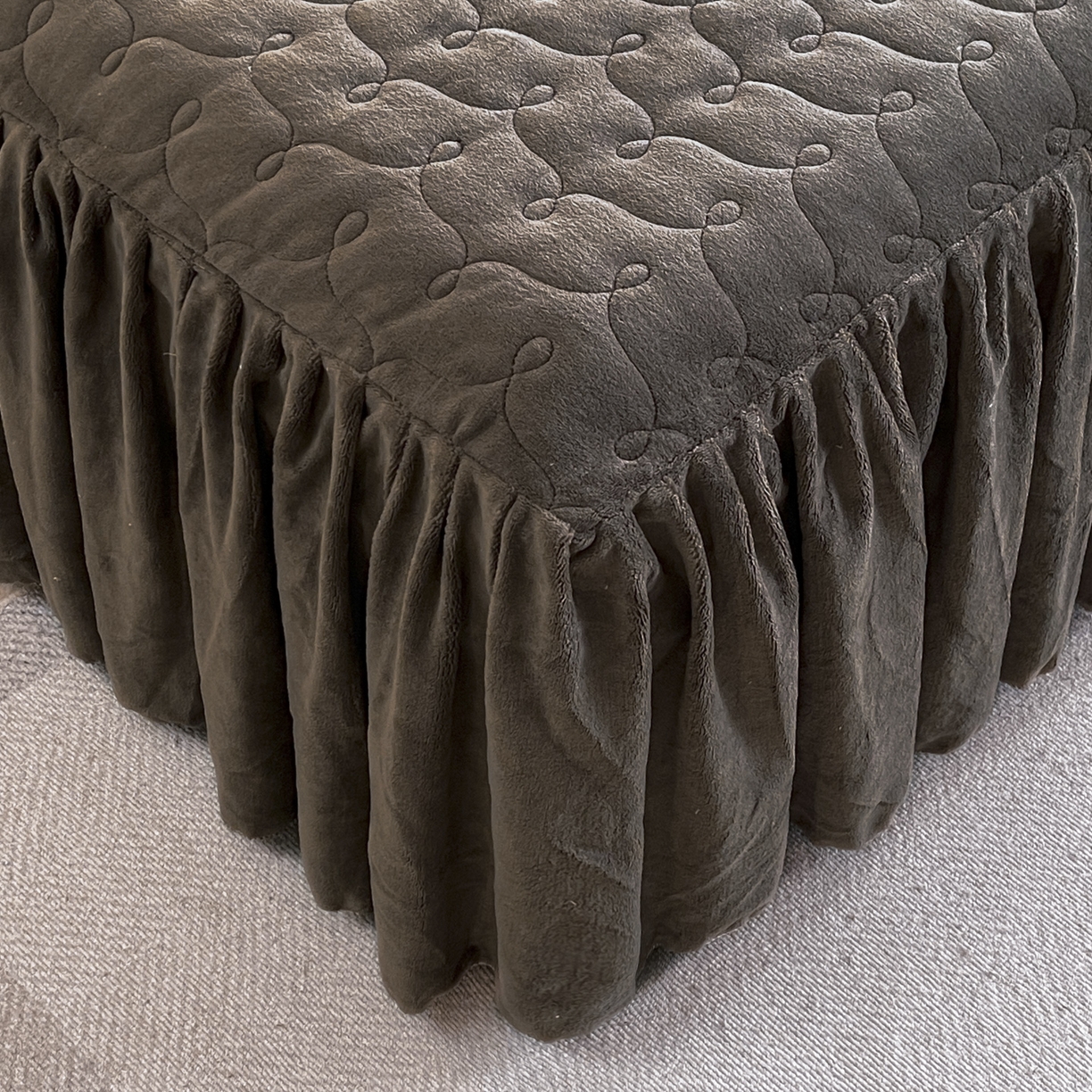 91家纺网 家纺一手货源 找家纺 恋尚 2025新款懒兔毛绒夹棉牛奶绒床笠式床裙四件套（控价238元起） 豹纹