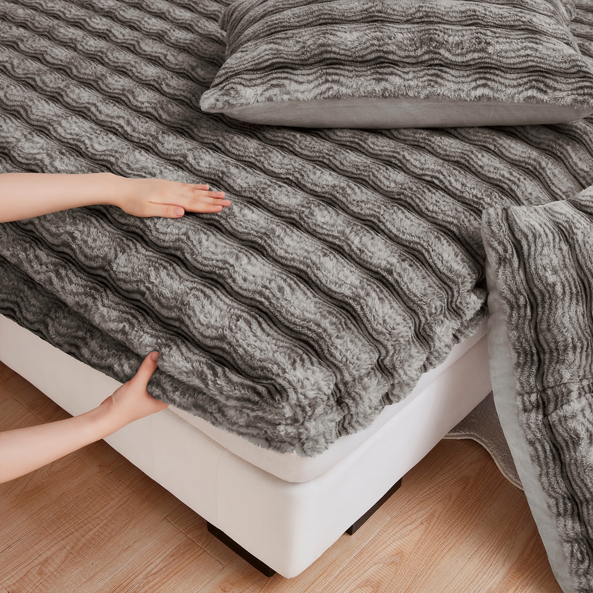 91家纺网 家纺一手货源 找家纺 （总）乐居家纺 2025新款加厚兔毛绒纯色床笠系列