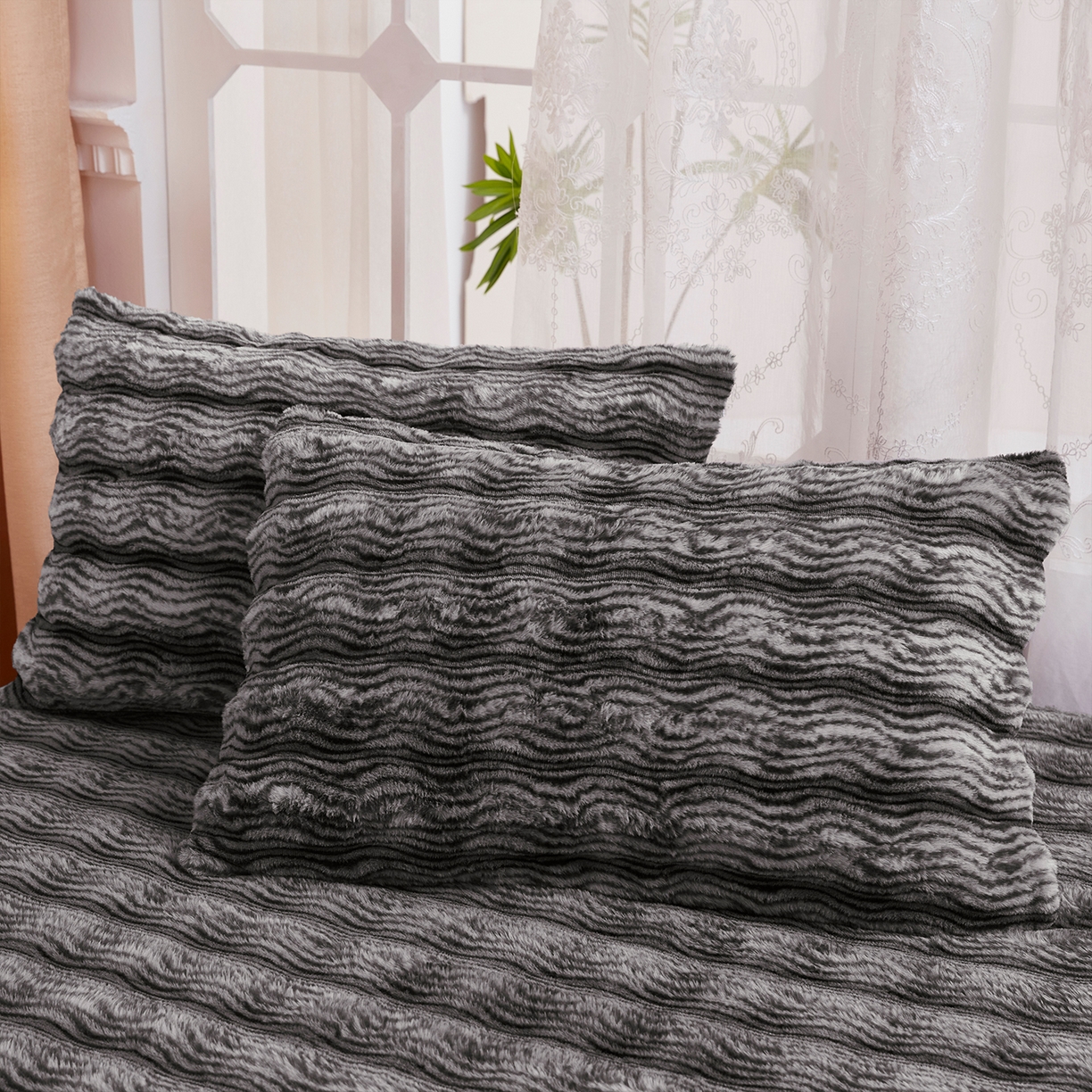 91家纺网 家纺一手货源 找家纺 乐居家纺 2025新款加厚兔毛绒纯色床笠系列 波纹-云雾深灰