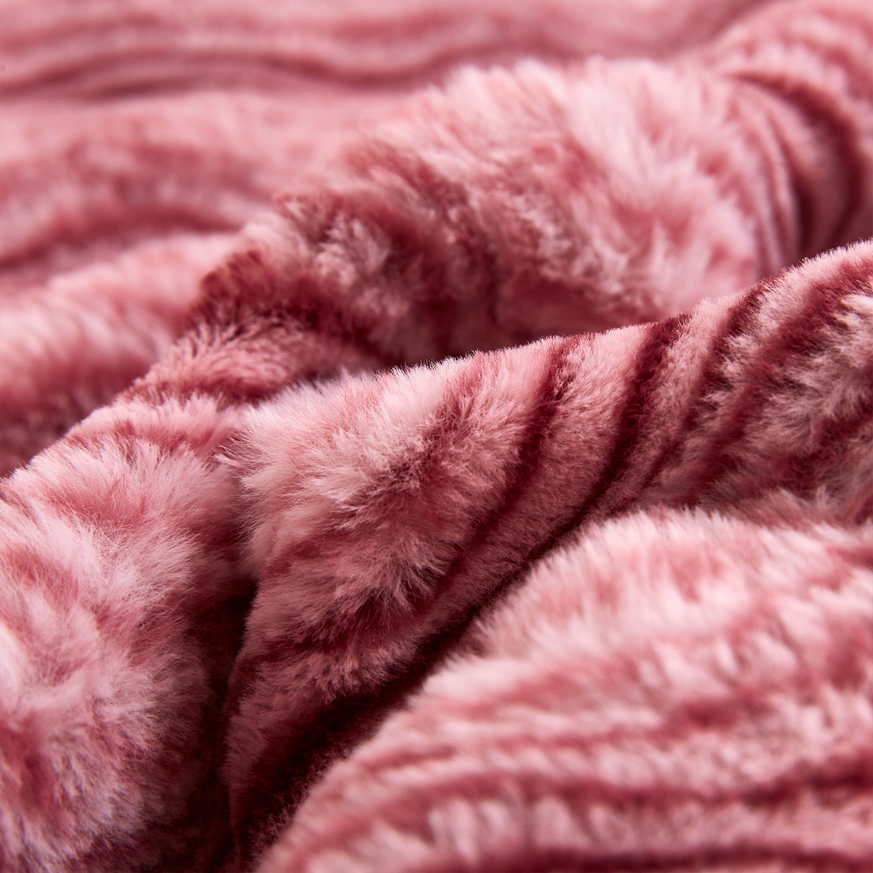 91家纺网 家纺一手货源 找家纺 乐居家纺 2025新款加厚兔毛绒纯色床笠系列 波纹-云雾嫣红