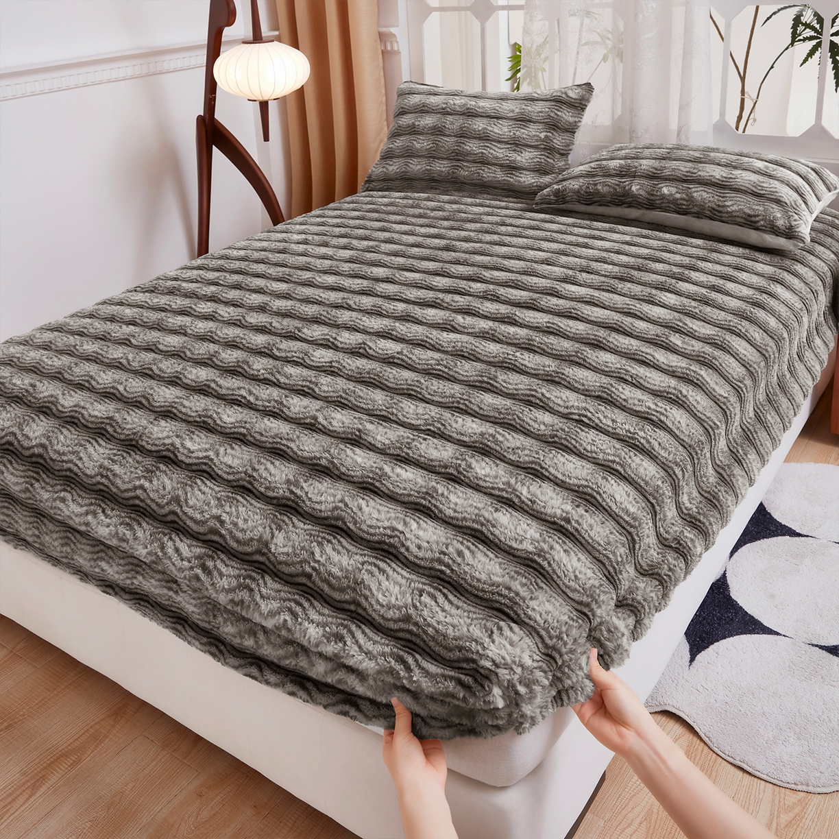 乐居家纺 2025新款加厚兔毛绒纯色床笠系列 波纹-云雾浅灰