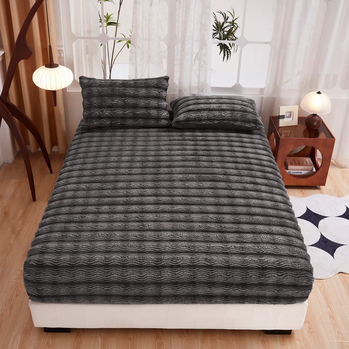 91家纺网 家纺一手货源 找家纺 乐居家纺 2025新款加厚兔毛绒纯色床笠系列 波纹-云雾深灰