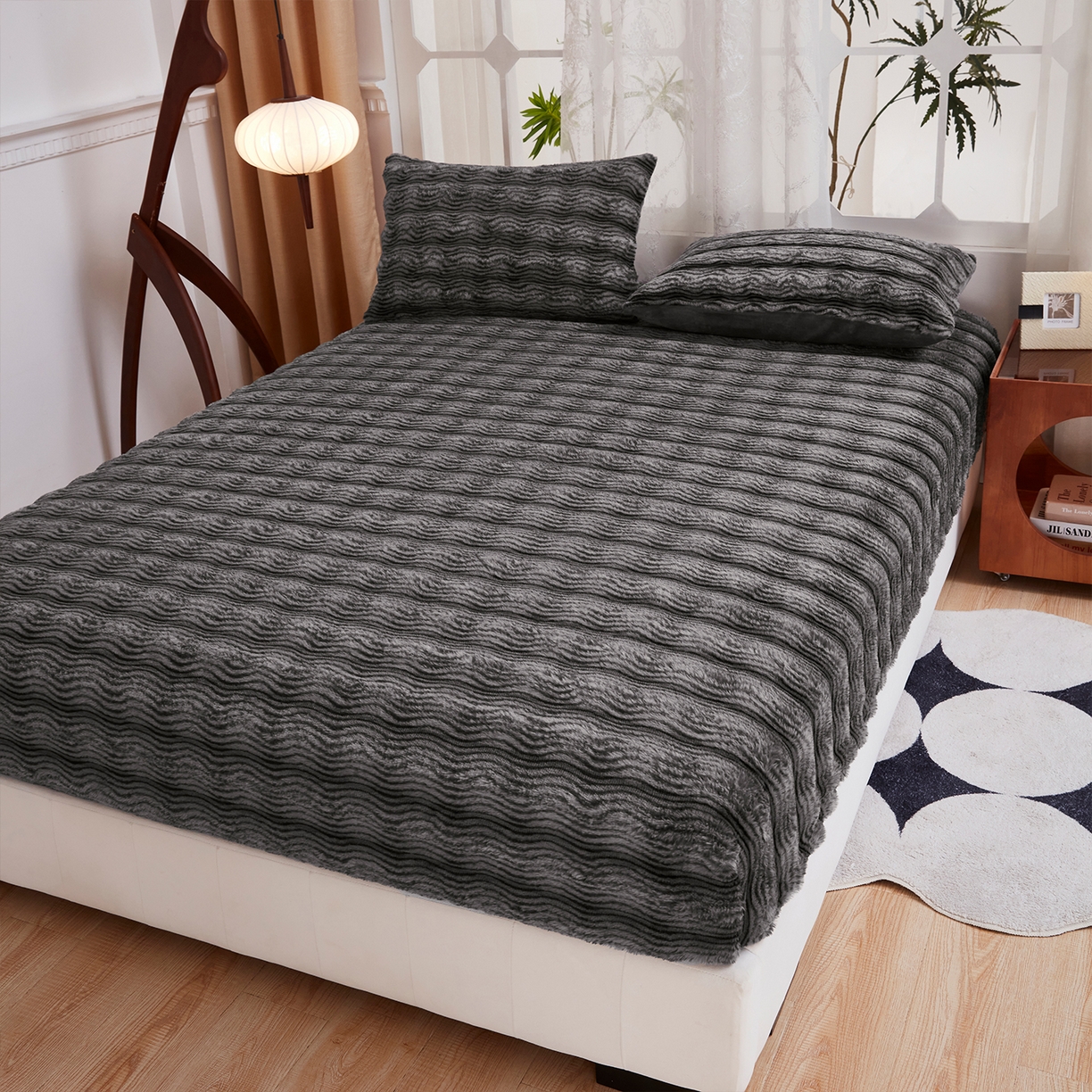 91家纺网 家纺一手货源 找家纺 乐居家纺 2025新款加厚兔毛绒纯色床笠系列 波纹-云雾深灰