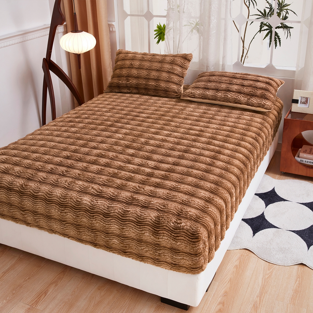 91家纺网 家纺一手货源 找家纺 乐居家纺 2025新款加厚兔毛绒纯色床笠系列 波纹-云雾棕