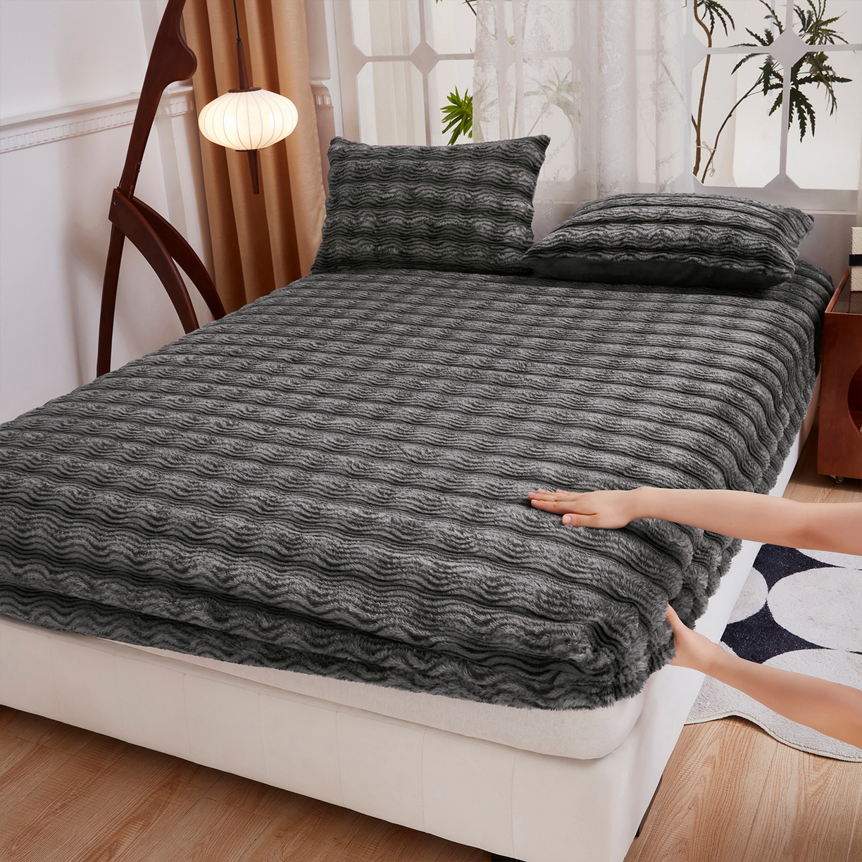 91家纺网 家纺一手货源 找家纺 乐居家纺 2025新款加厚兔毛绒纯色床笠系列 波纹-云雾深灰
