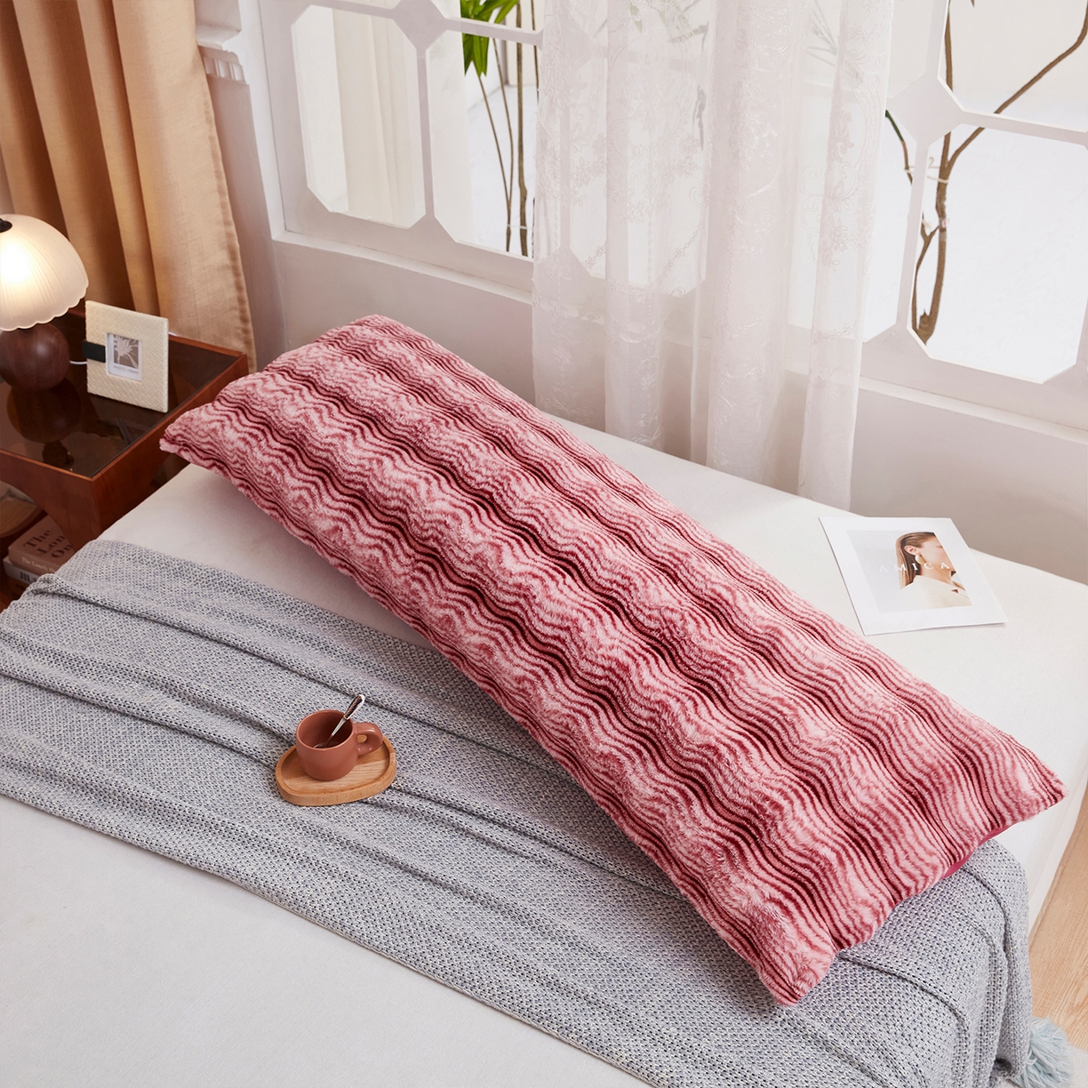 91家纺网 家纺一手货源 找家纺 乐居家纺 2025新款加厚兔毛绒纯色双人枕系列 波纹-云雾嫣红