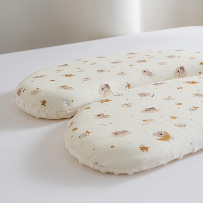 91家纺网 家纺一手货源 找家纺 昕科 2025秋冬绒豆豆-A类母婴级全棉月牙硅胶儿童枕-学生枕芯硅胶儿童枕头 月牙硅胶-星月考拉-5cm