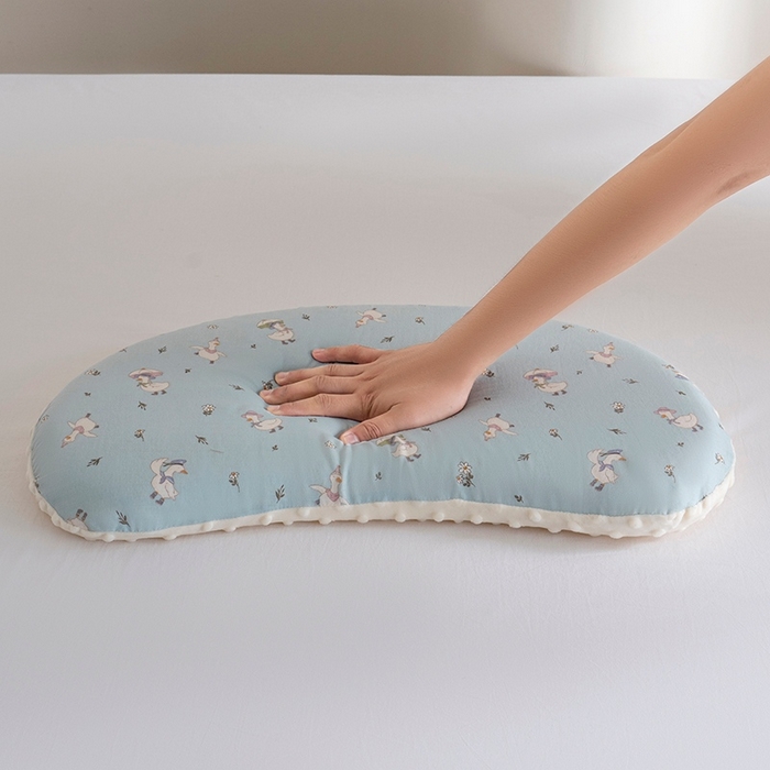 91家纺网 家纺一手货源 找家纺 昕科 2025秋冬绒豆豆-A类母婴级全棉月牙硅胶儿童枕-学生枕芯硅胶儿童枕头 月牙硅胶-花语小鸭-3cm