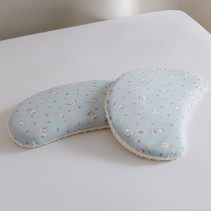 91家纺网 家纺一手货源 找家纺 昕科 2025秋冬绒豆豆-A类母婴级全棉月牙硅胶儿童枕-学生枕芯硅胶儿童枕头 月牙硅胶-花语小鸭-5cm