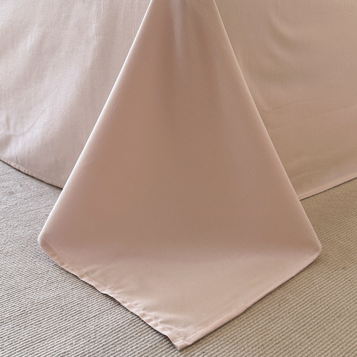 91家纺网 家纺一手货源 找家纺 宜代光年 2025新款亚麻大提花贡缎磨毛四件套-小清新风 花丛蝶舞-浅粉