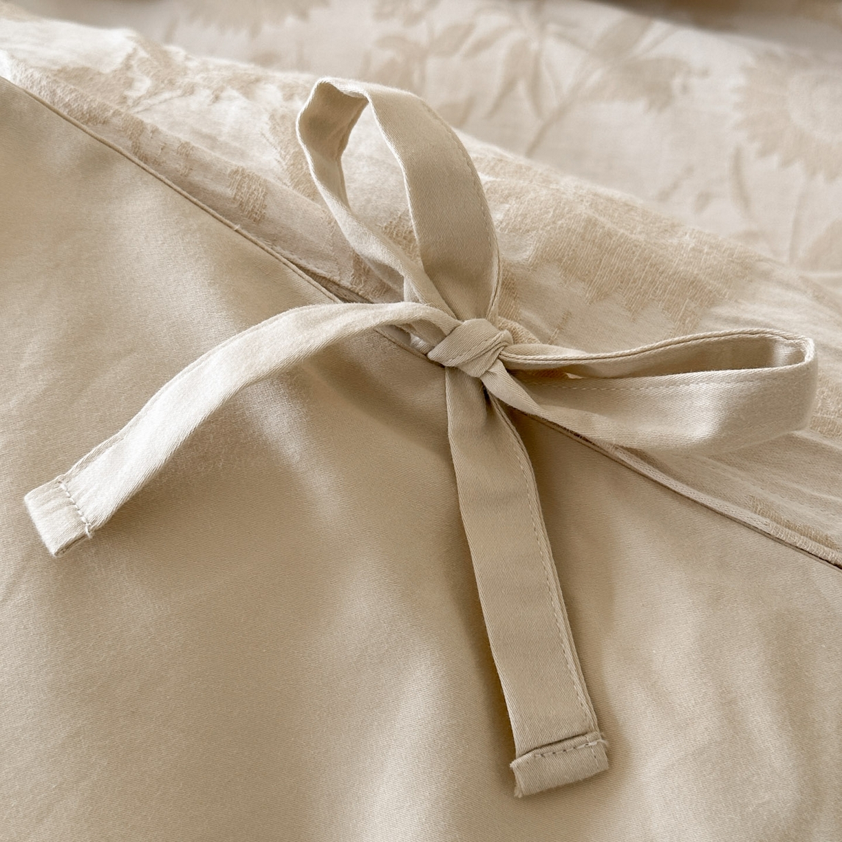 91家纺网 家纺一手货源 找家纺 宜代光年 2025新款亚麻大提花贡缎磨毛四件套-小清新风 向日葵-米麻