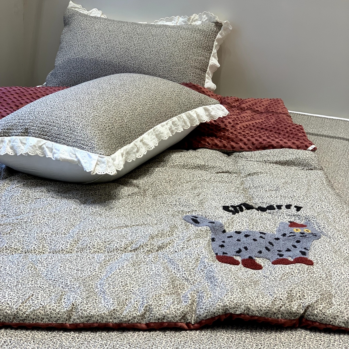 91家纺网 家纺一手货源 找家纺 （总）汇庭 2025秋冬新款毛巾绣豆豆被锦花床盖三件套系列