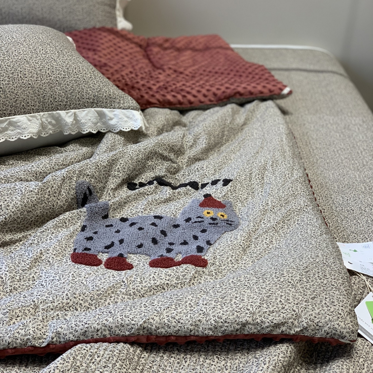 91家纺网 家纺一手货源 找家纺 （总）汇庭 2025秋冬新款毛巾绣豆豆被锦花床盖三件套系列