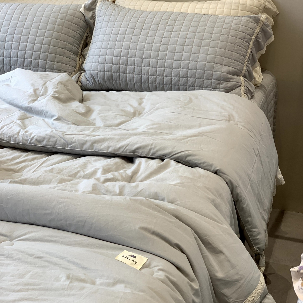 91家纺网 家纺一手货源 找家纺 汇庭 2025秋冬新款棉与麻春秋极简床盖系列 棉与麻春秋蓝色（极简床盖蓝色