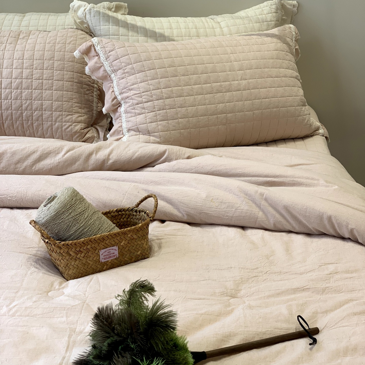 91家纺网 家纺一手货源 找家纺 汇庭 2025秋冬新款棉与麻春秋极简床盖系列 棉与麻春秋粉色（极简床盖粉色