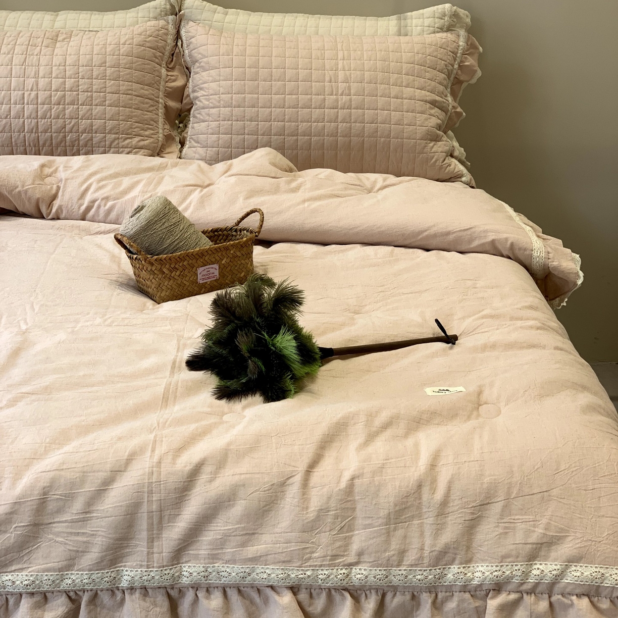 91家纺网 家纺一手货源 找家纺 汇庭 2025秋冬新款棉与麻春秋极简床盖系列 棉与麻春秋粉色（极简床盖粉色