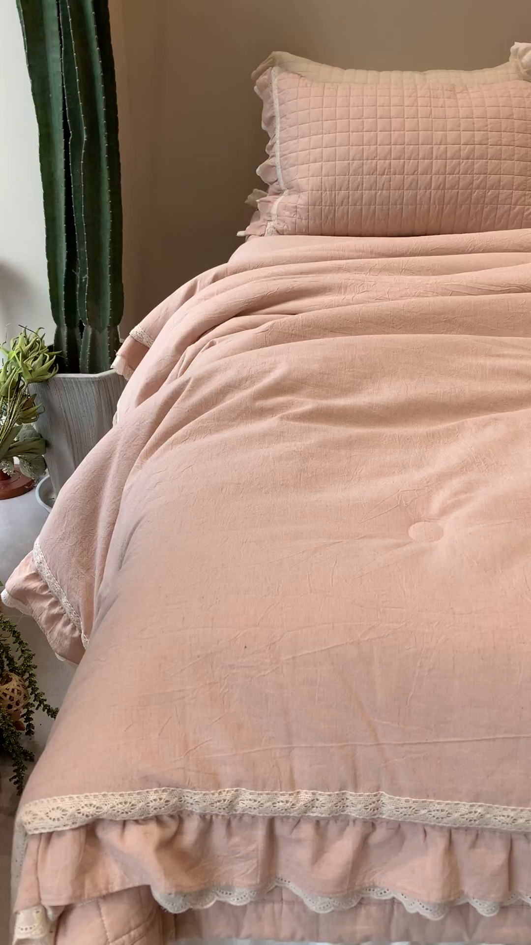 91家纺网 家纺一手货源 找家纺 汇庭 2025秋冬新款棉与麻春秋极简床盖系列 棉与麻春秋粉色（极简床盖粉色