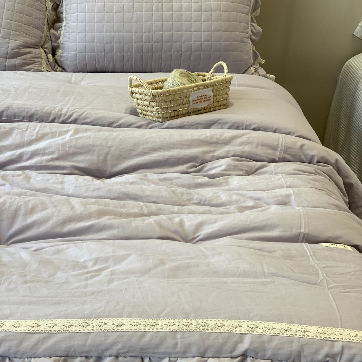 91家纺网 家纺一手货源 找家纺 汇庭 2025秋冬新款棉与麻春秋极简床盖系列 棉与麻春秋紫（极简床盖紫色