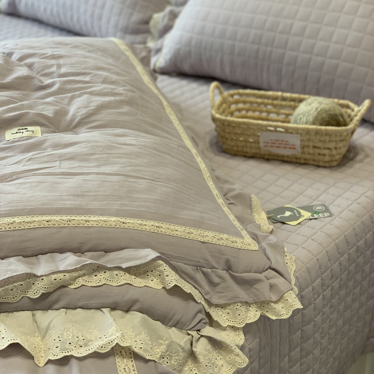 91家纺网 家纺一手货源 找家纺 汇庭 2025秋冬新款棉与麻春秋极简床盖系列 棉与麻春秋紫（极简床盖紫色