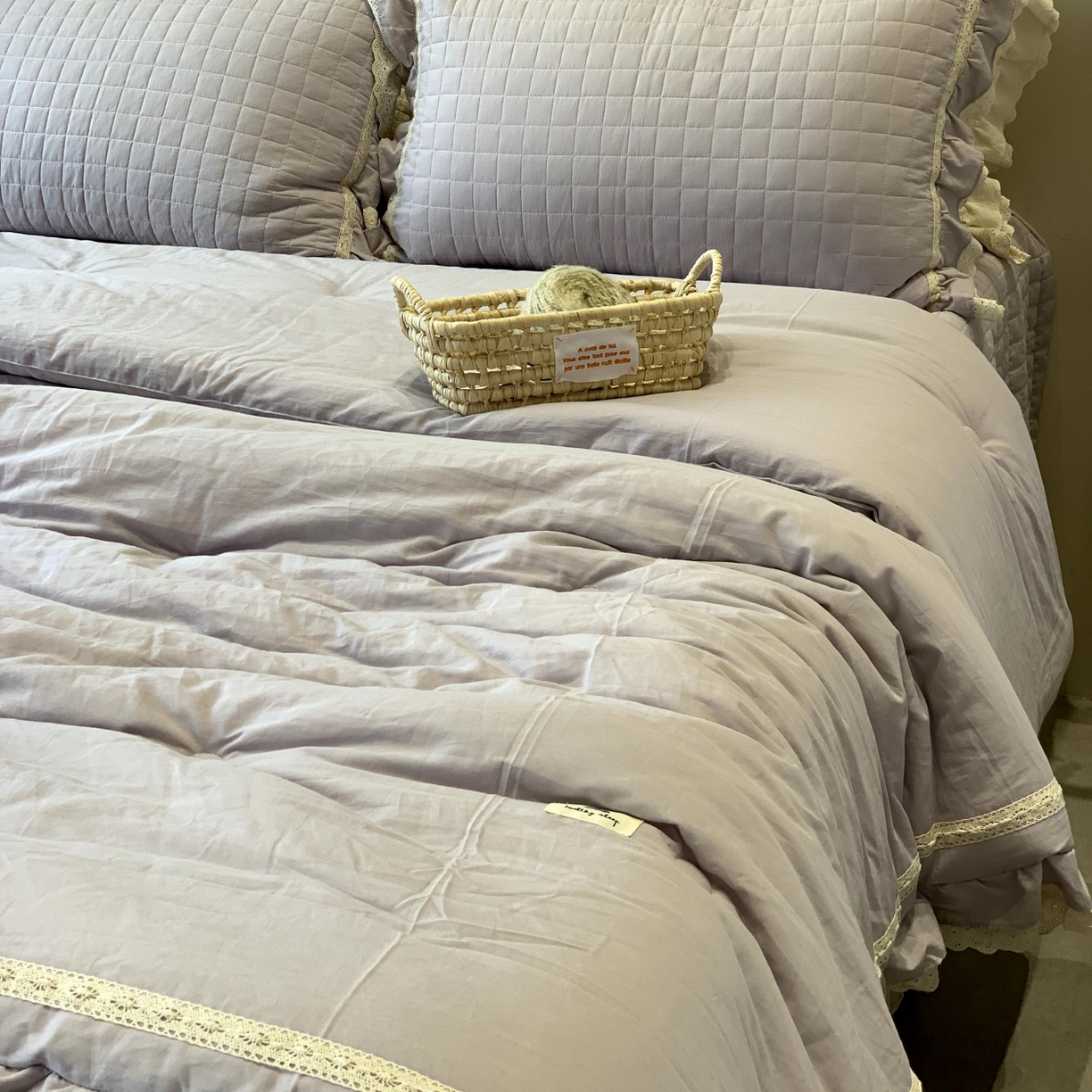 91家纺网 家纺一手货源 找家纺 汇庭 2025秋冬新款棉与麻春秋极简床盖系列 棉与麻春秋紫（极简床盖紫色