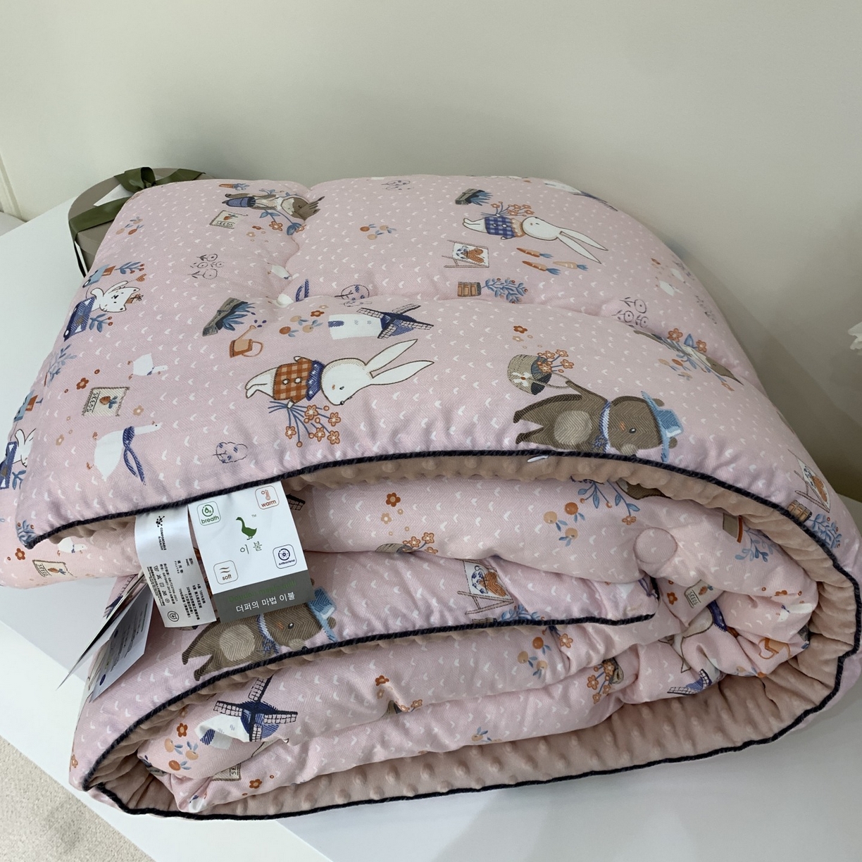 91家纺网 家纺一手货源 找家纺 汇庭 2025秋冬新款全棉单人豆豆被冬被子被芯系列 松鼠兔