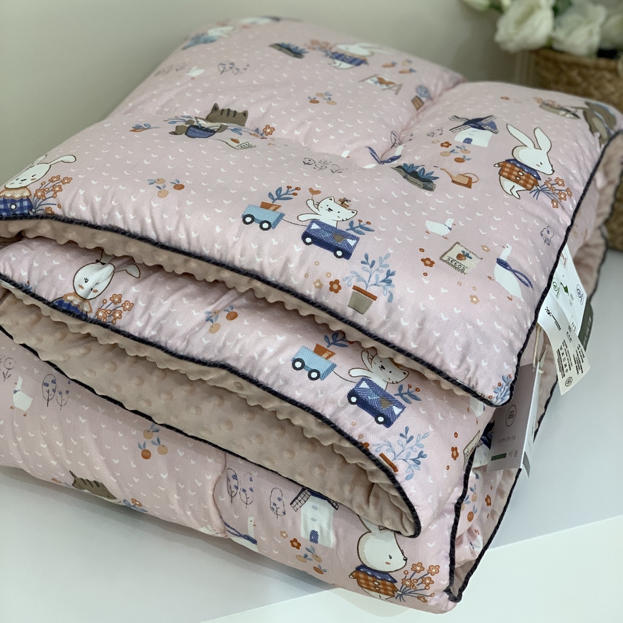 91家纺网 家纺一手货源 找家纺 汇庭 2025秋冬新款全棉单人豆豆被冬被子被芯系列 松鼠兔