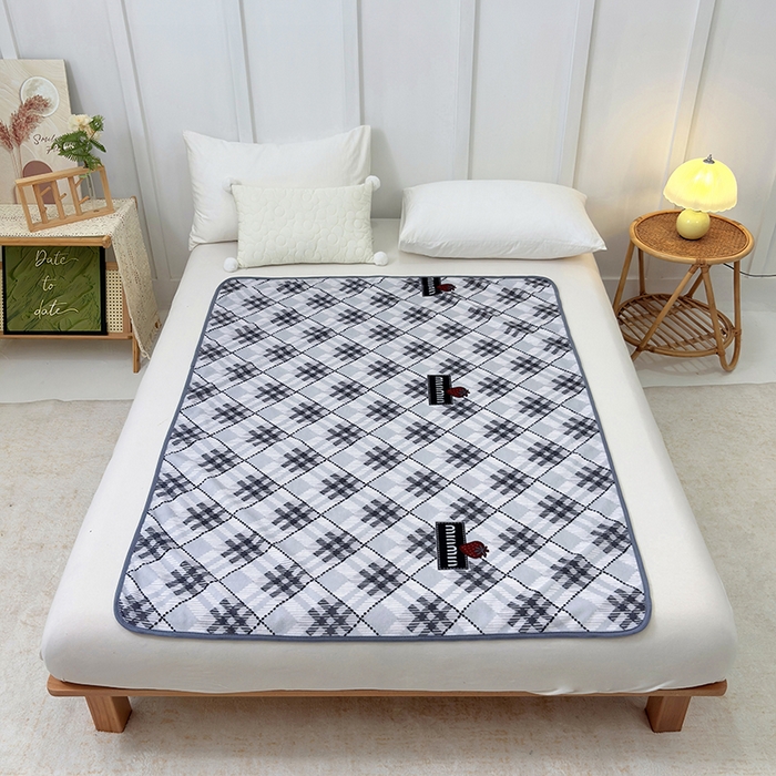 91家纺网 家纺一手货源 找家纺 茗婷家纺 2025新款牛奶绒防水床单隔尿垫供跨境外贸亚马逊秋冬热款 mm格灰