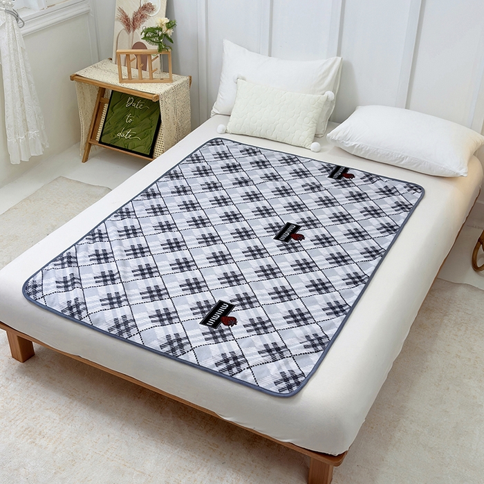 91家纺网 家纺一手货源 找家纺 茗婷家纺 2025新款牛奶绒防水床单隔尿垫供跨境外贸亚马逊秋冬热款 mm格灰