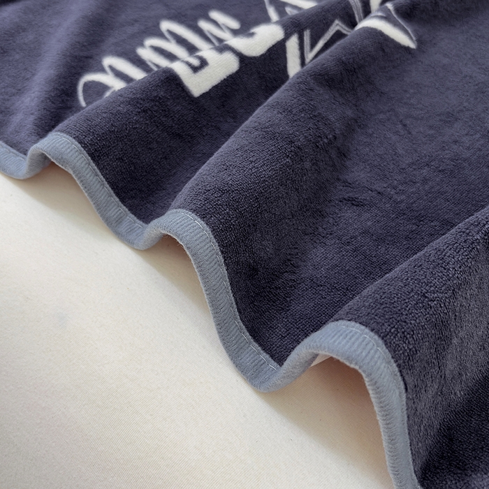 91家纺网 家纺一手货源 找家纺 茗婷家纺 2025新款牛奶绒防水床单隔尿垫供跨境外贸亚马逊秋冬热款 英伦风深灰