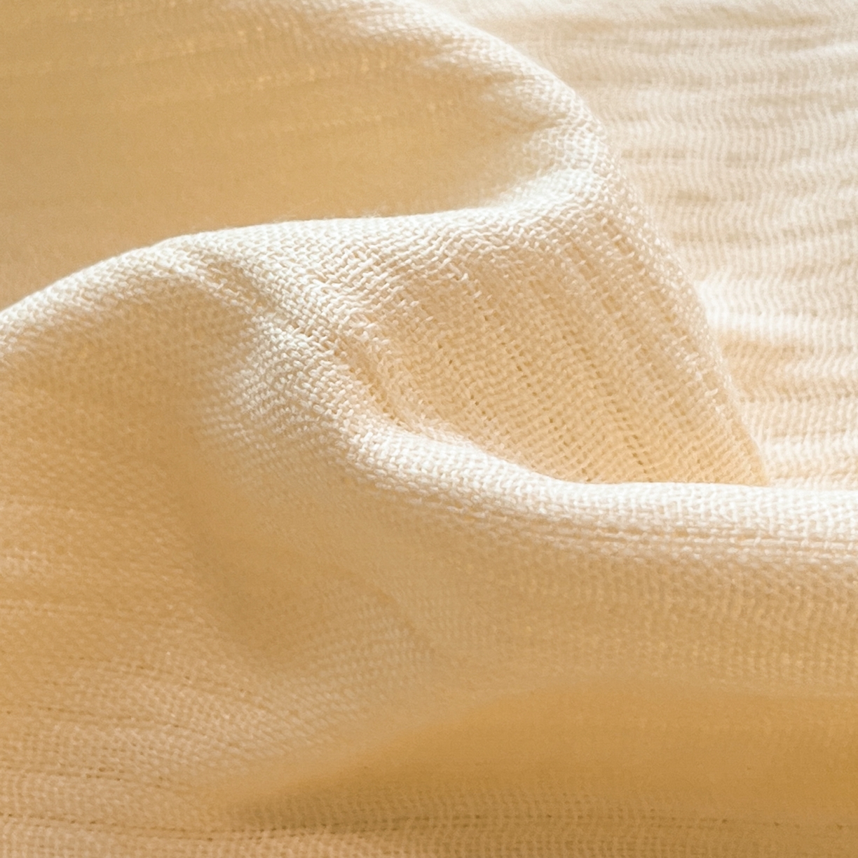 91家纺网 家纺一手货源 找家纺 瑞钰 2025新款透气云感三层纱床笠 奶油黄