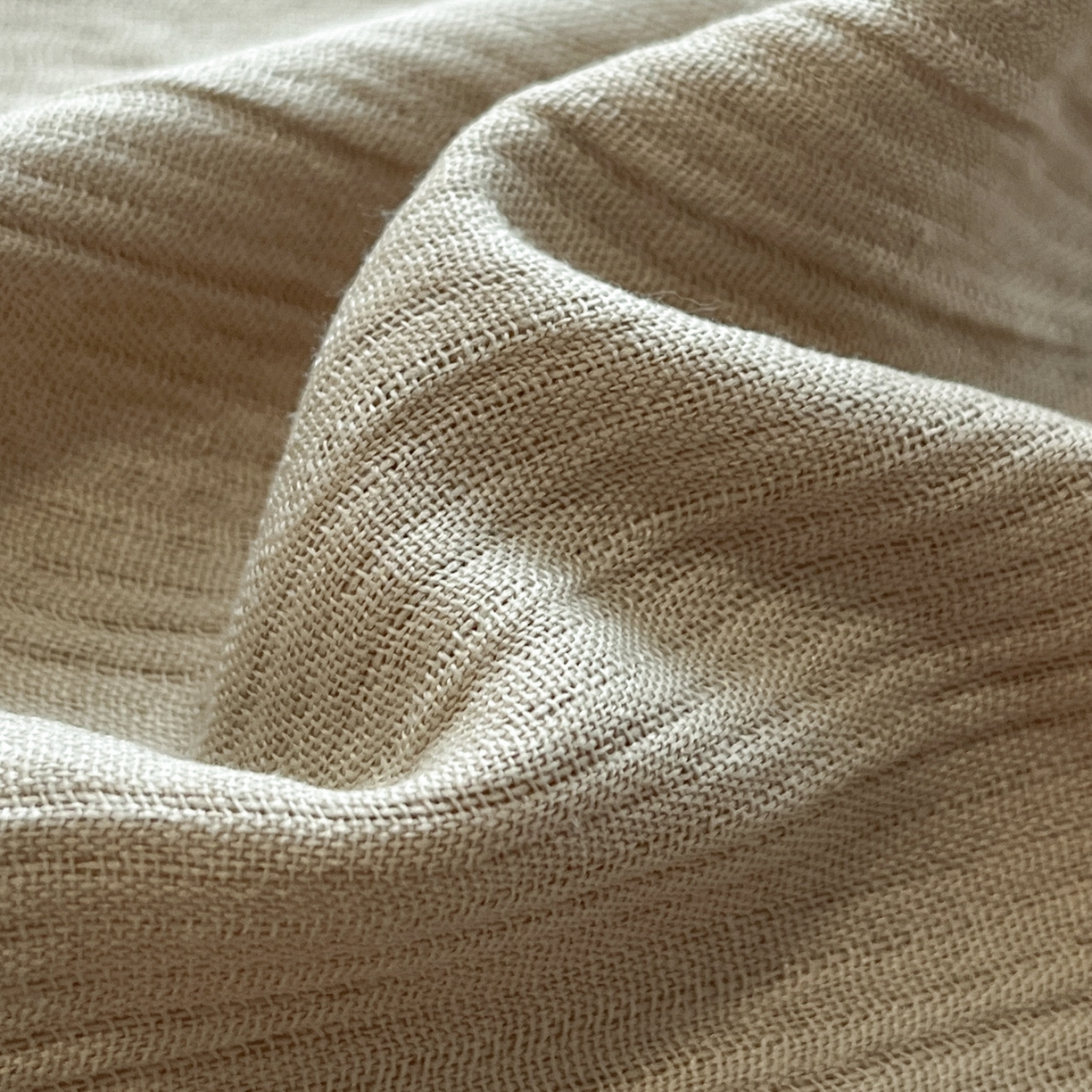 91家纺网 家纺一手货源 找家纺 瑞钰 2025新款透气云感三层纱床笠 浅咖