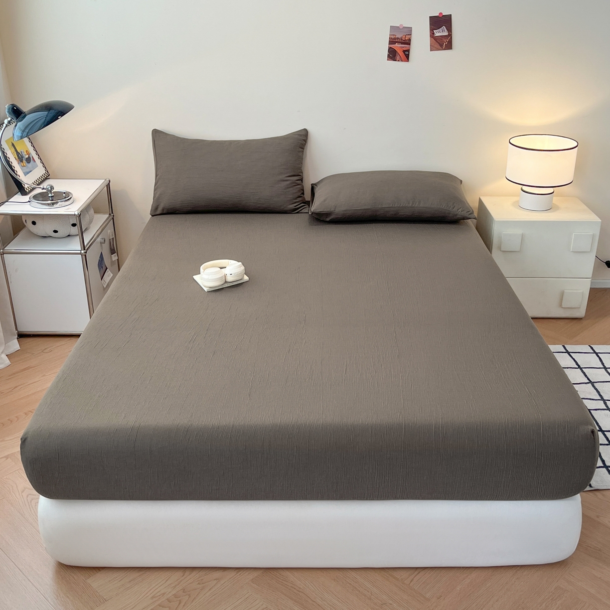 91家纺网 家纺一手货源 找家纺 瑞钰 2025新款透气云感三层纱床笠 深咖