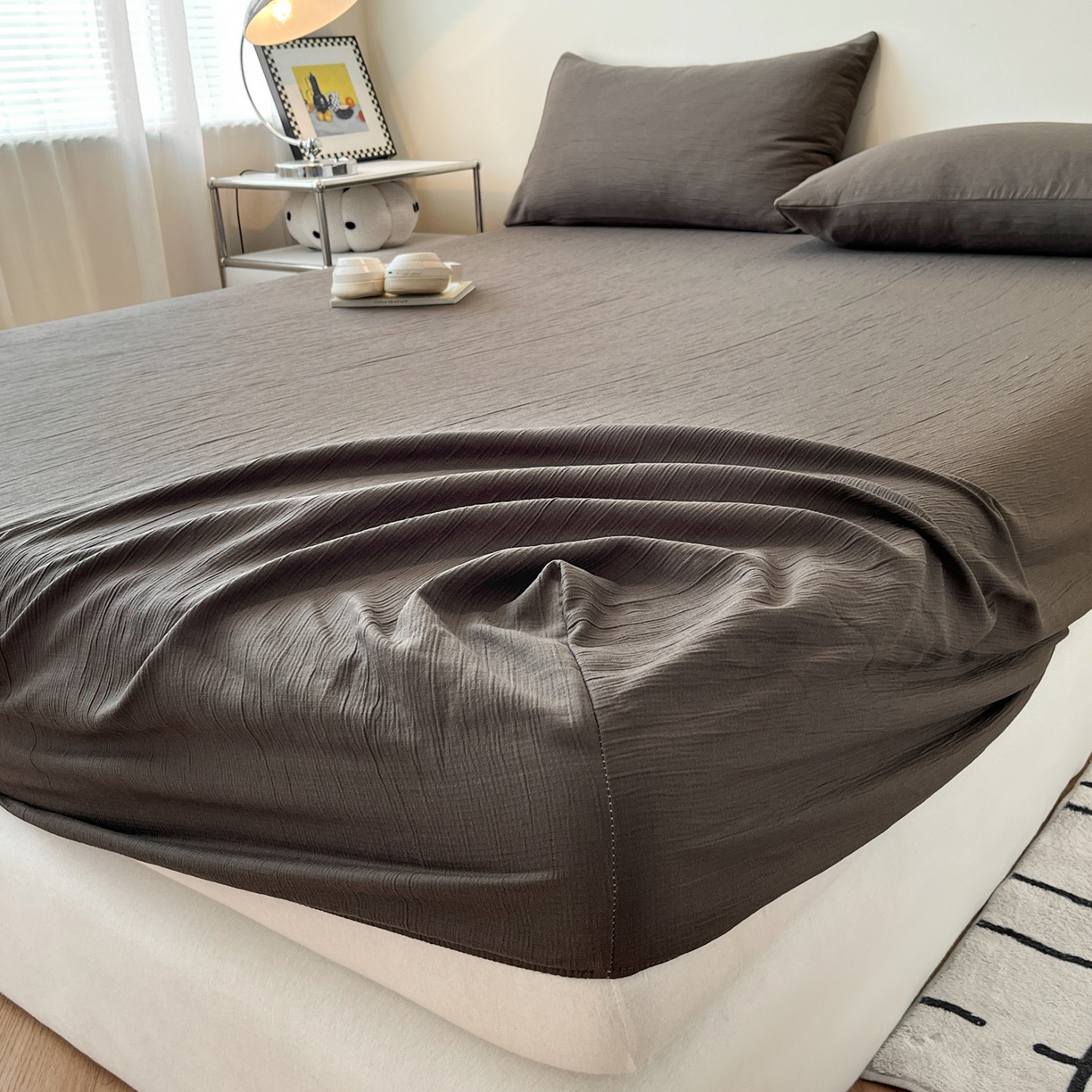 91家纺网 家纺一手货源 找家纺 瑞钰 2025新款透气云感三层纱床笠 深咖