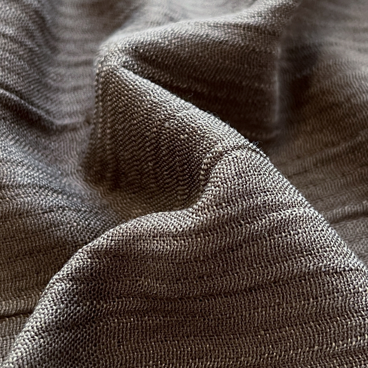 91家纺网 家纺一手货源 找家纺 瑞钰 2025新款透气云感三层纱床笠 深咖