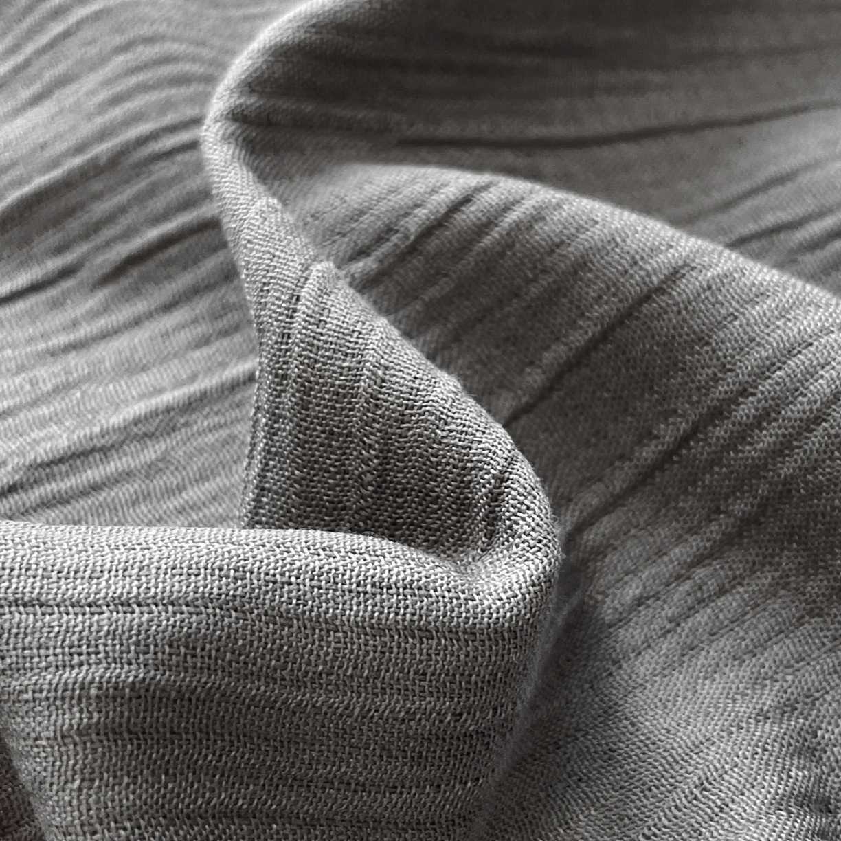 91家纺网 家纺一手货源 找家纺 瑞钰 2025新款透气云感三层纱床笠 烟灰