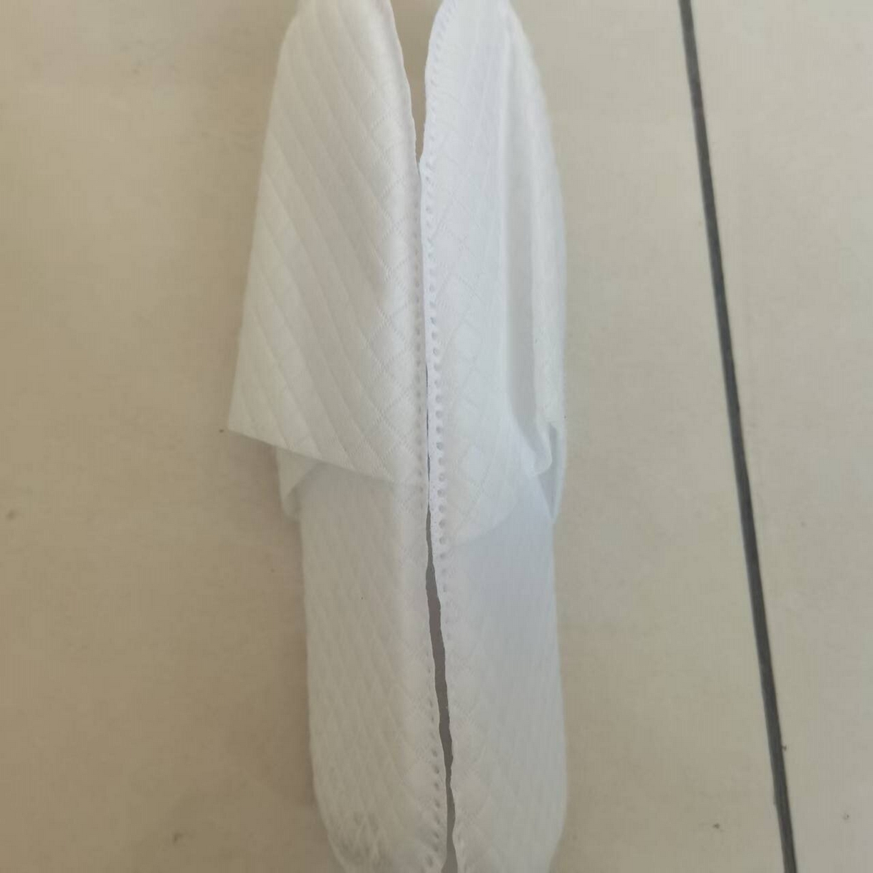 91家纺网 家纺一手货源 找家纺 （总）安力森/诚臻酒店用品 2025新款酒店民宿定制款白色格纹透气防滑一次性待客拖鞋